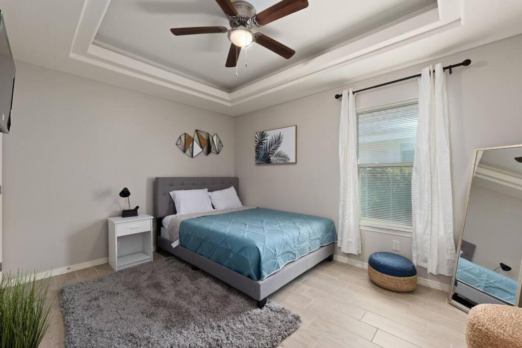 Cozy 3 Bed 2 Bath Apartment, Near Shopping Plazas, Expressway And Free Parking Единбург Екстериор снимка
