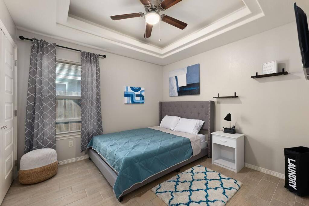 Cozy 3 Bed 2 Bath Apartment, Near Shopping Plazas, Expressway And Free Parking Единбург Екстериор снимка